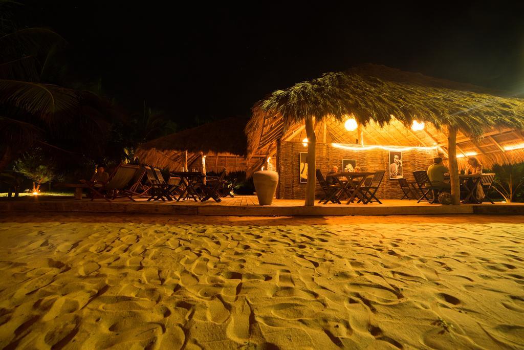 Bar Reef Resort Etalai ภายนอก รูปภาพ